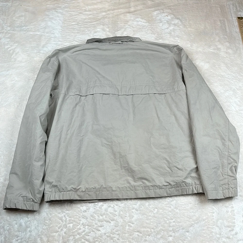 Gray Lightweight‎ Windbreaker Jacket with Elastic Cuffs